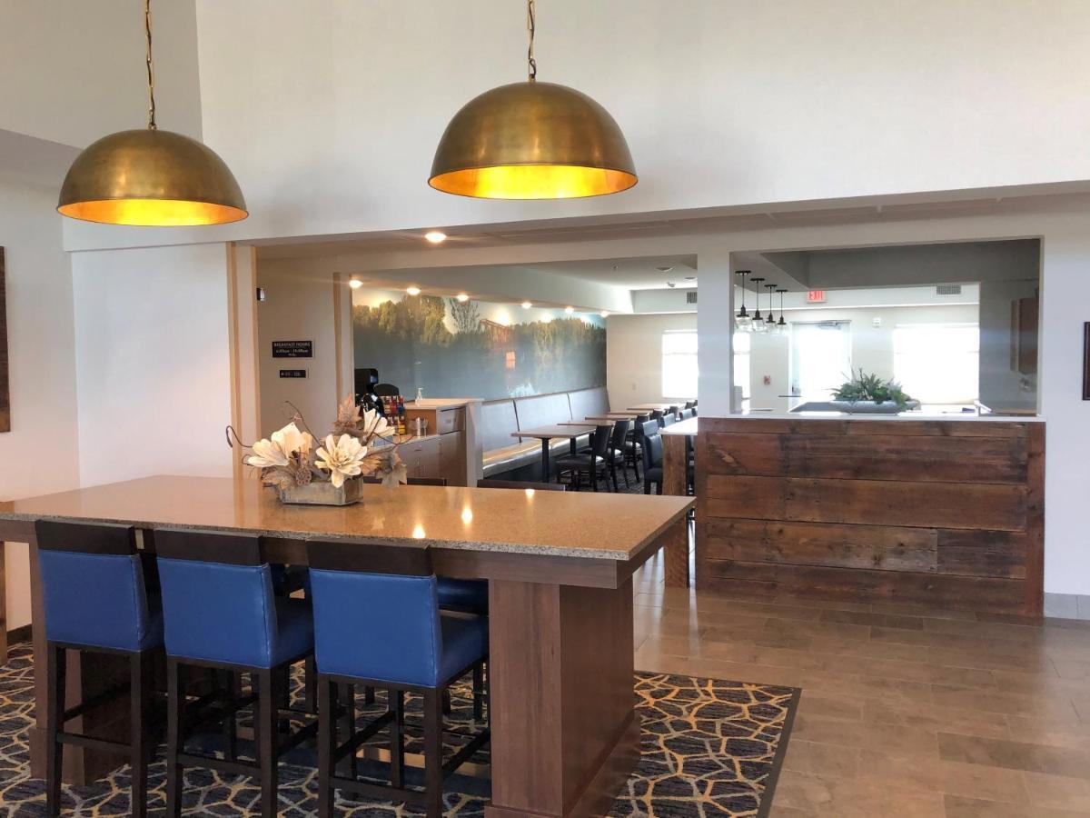 Grandstay Hotel & Suites Rock Valley Экстерьер фото