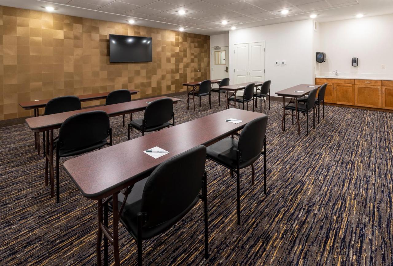 Grandstay Hotel & Suites Rock Valley Экстерьер фото