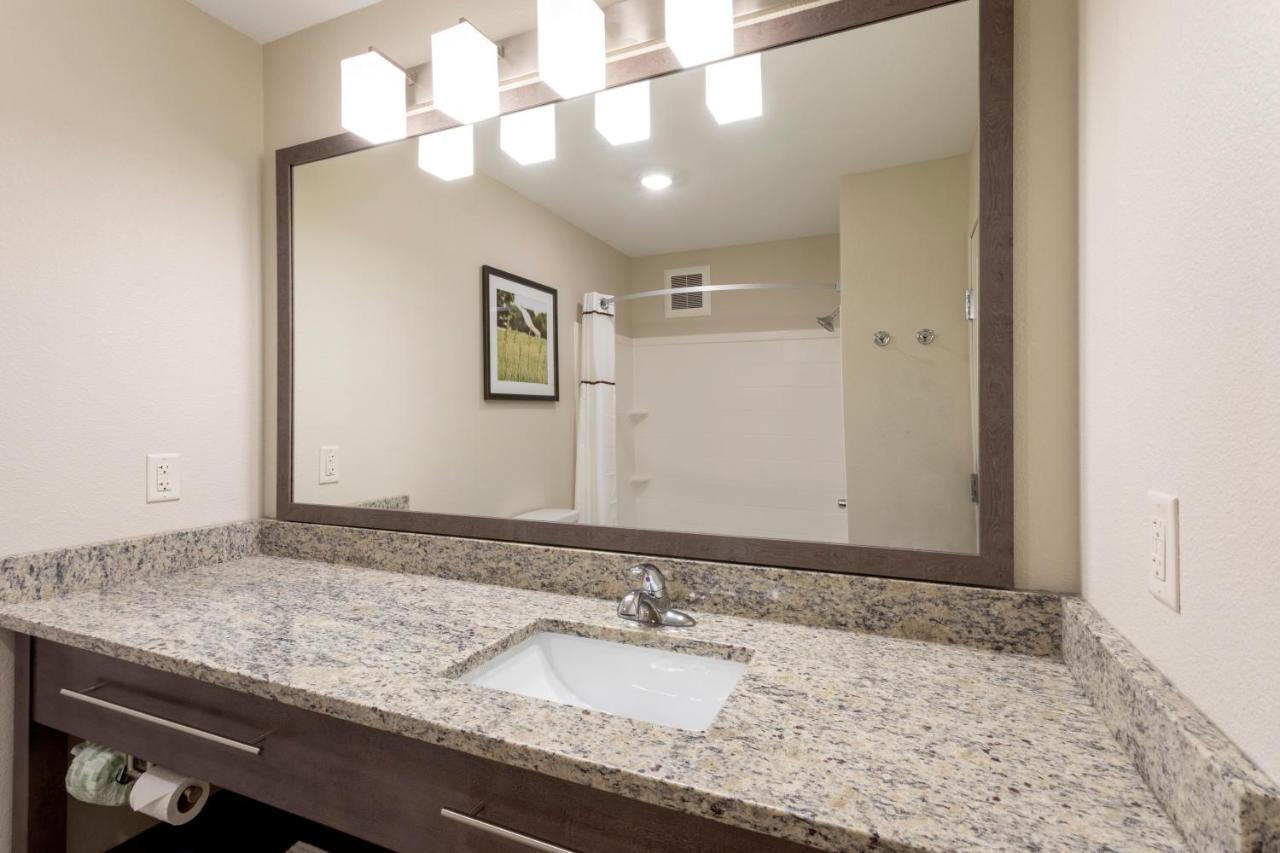 Grandstay Hotel & Suites Rock Valley Экстерьер фото